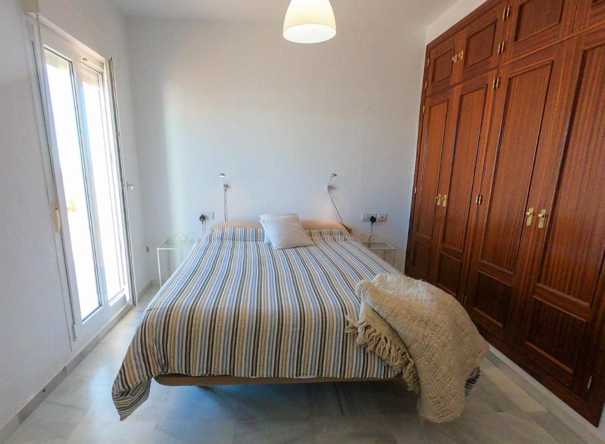 Apartamento tipo penthouse con enorme terraza y vistas al mar Conil De La Frontera Exterior foto