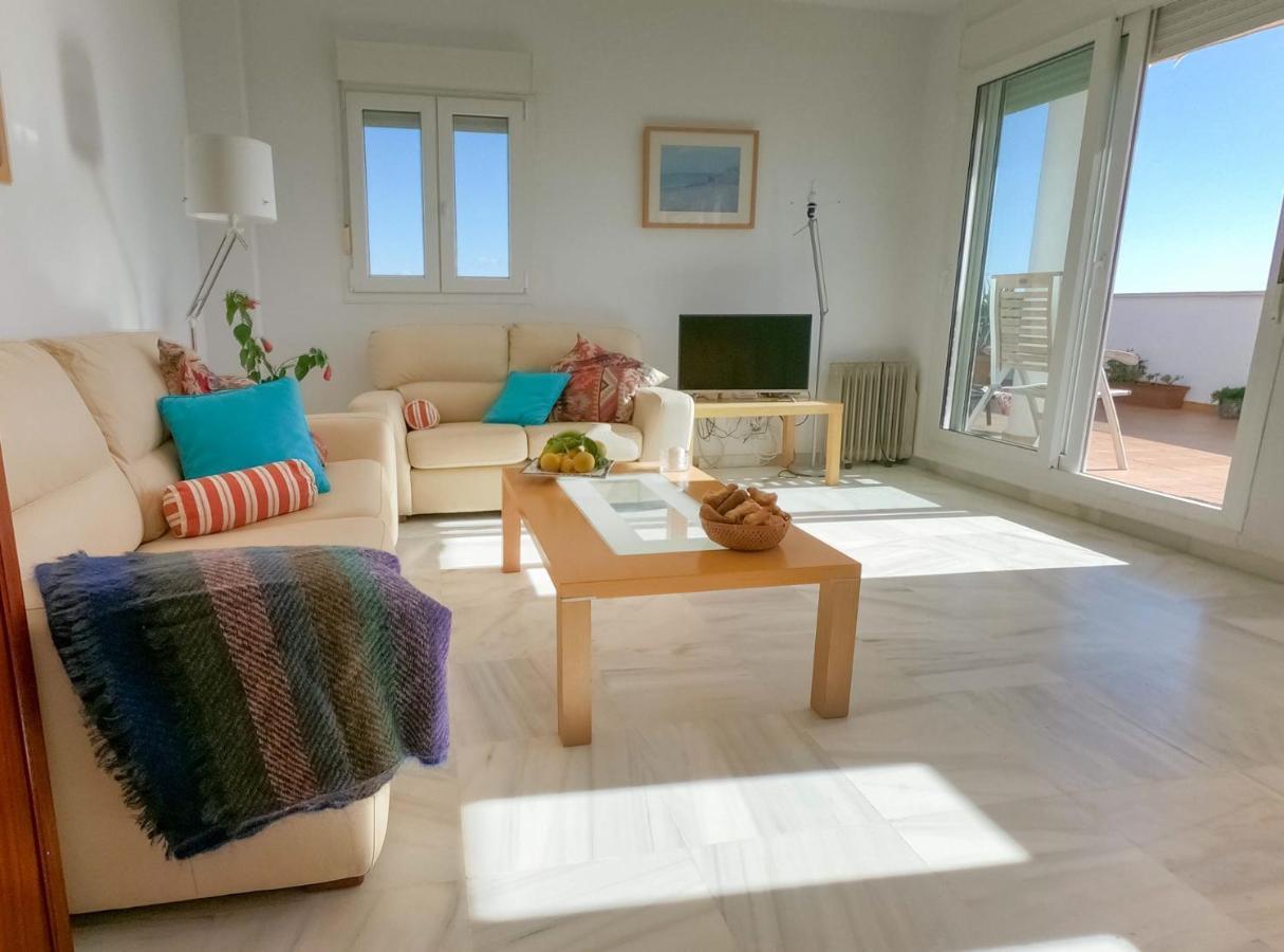 Apartamento tipo penthouse con enorme terraza y vistas al mar Conil De La Frontera Exterior foto