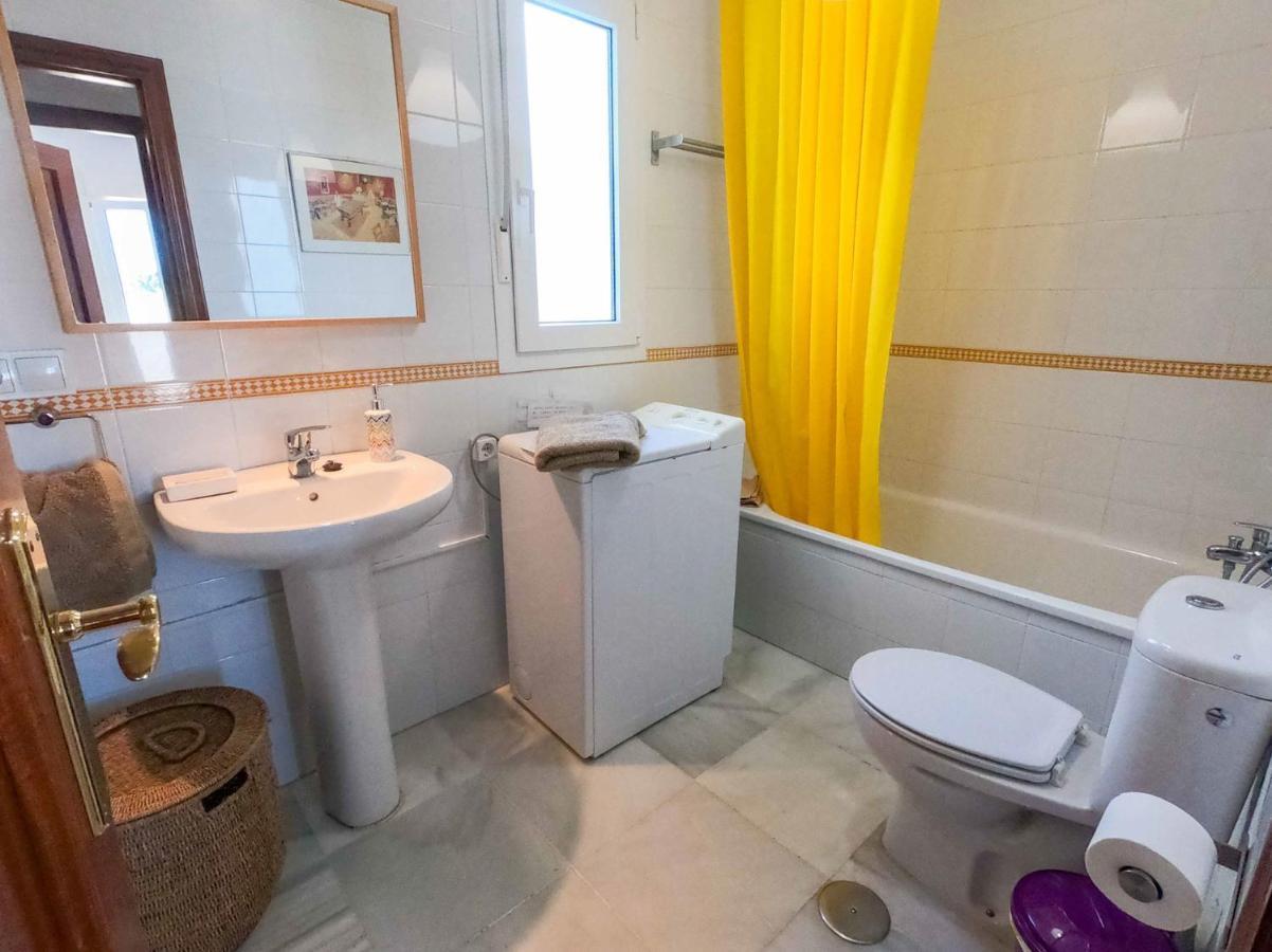 Apartamento tipo penthouse con enorme terraza y vistas al mar Conil De La Frontera Exterior foto